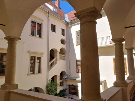 Bild 9 Schmiedgasse 21, Hof des Palais Kollonitsch, Graz 2024