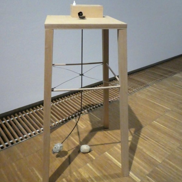 Neue Galerie: Sigmar Polke, „Apparat, mit dem eine Kartoffel eine andere umkreisen kann“ 